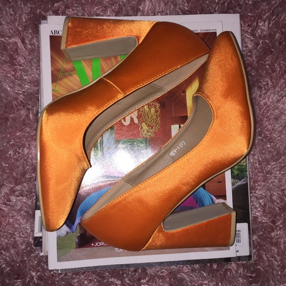 Neon Orange Pumps - Picture 2 of 4